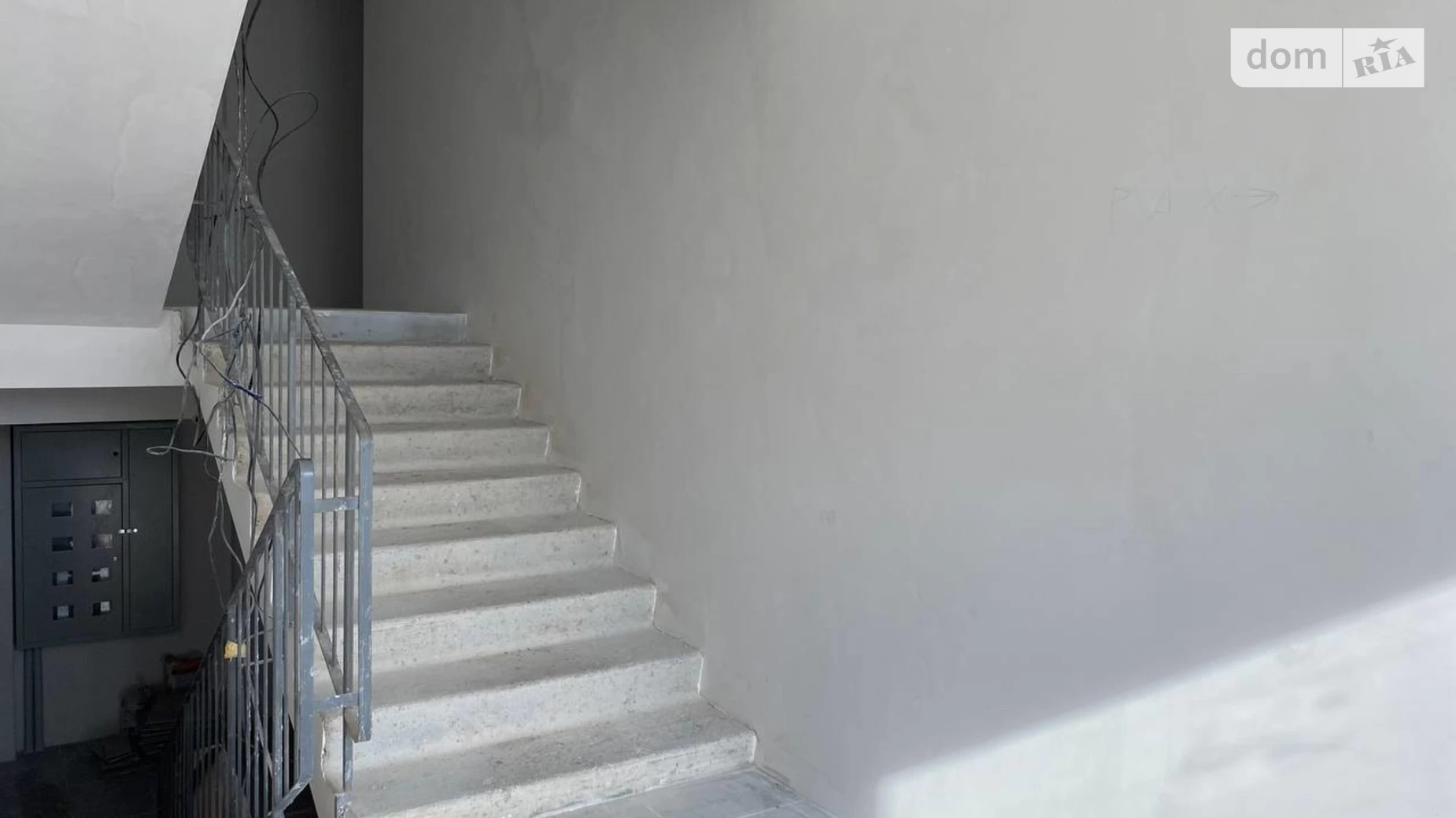 Продается 1-комнатная квартира 42 кв. м в Ровно, ул. Гайдамацкая, 13Б - фото 2