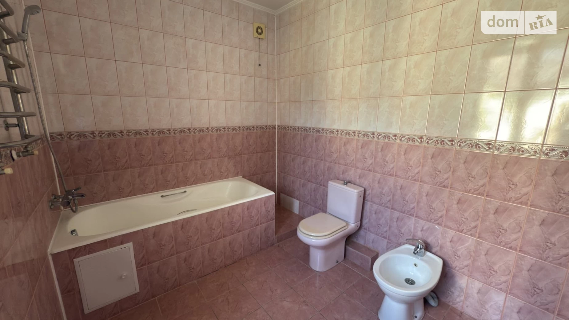 Продается дом на 2 этажа 174.9 кв. м с садом, цена: 220000 $ - фото 2