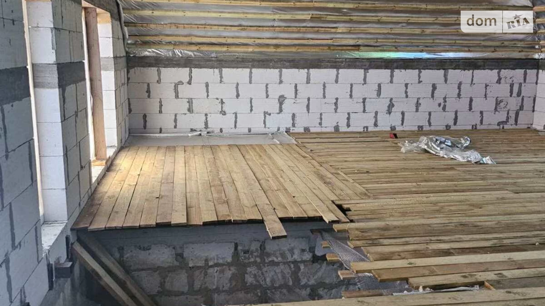 Продается дом на 2 этажа 340 кв. м с камином, цена: 136500 $ - фото 2