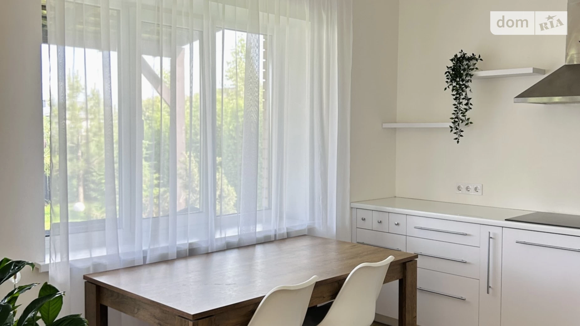 Продается дом на 2 этажа 210 кв. м с бассейном, цена: 290000 $ - фото 2