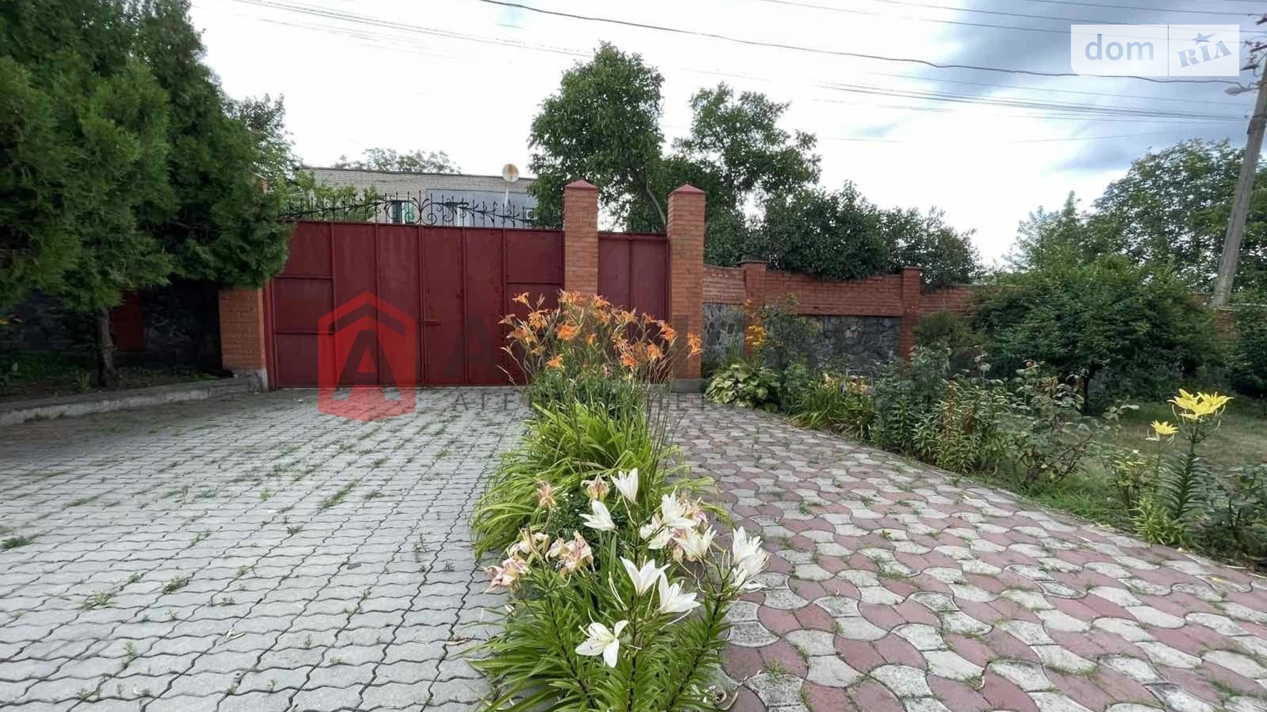 Продается дом на 2 этажа 484.4 кв. м с мебелью, цена: 155000 $ - фото 2