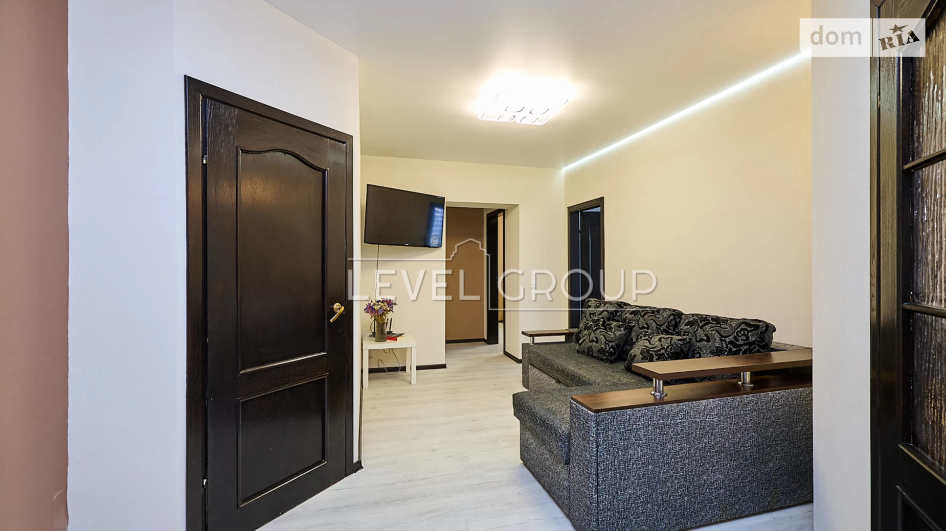 Продається 2-кімнатна квартира 71.7 кв. м у Києві, вул. Ревуцького, 5 - фото 2