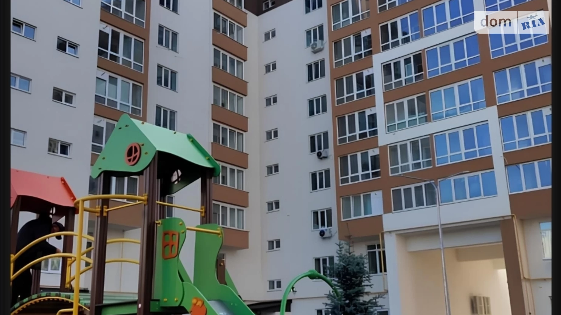 Продается 4-комнатная квартира 133 кв. м в Виннице, просп. Юности, 16Г - фото 2