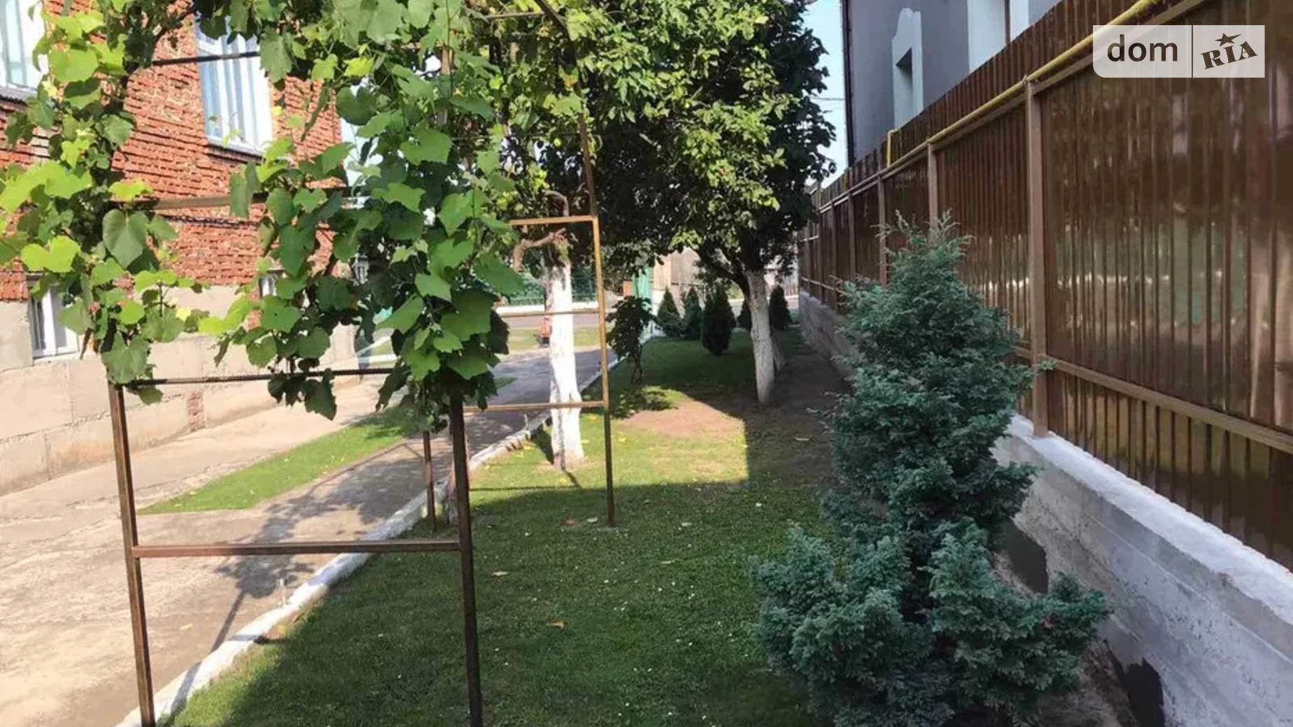 Продается дом на 2 этажа 232 кв. м с камином, цена: 100000 $ - фото 2