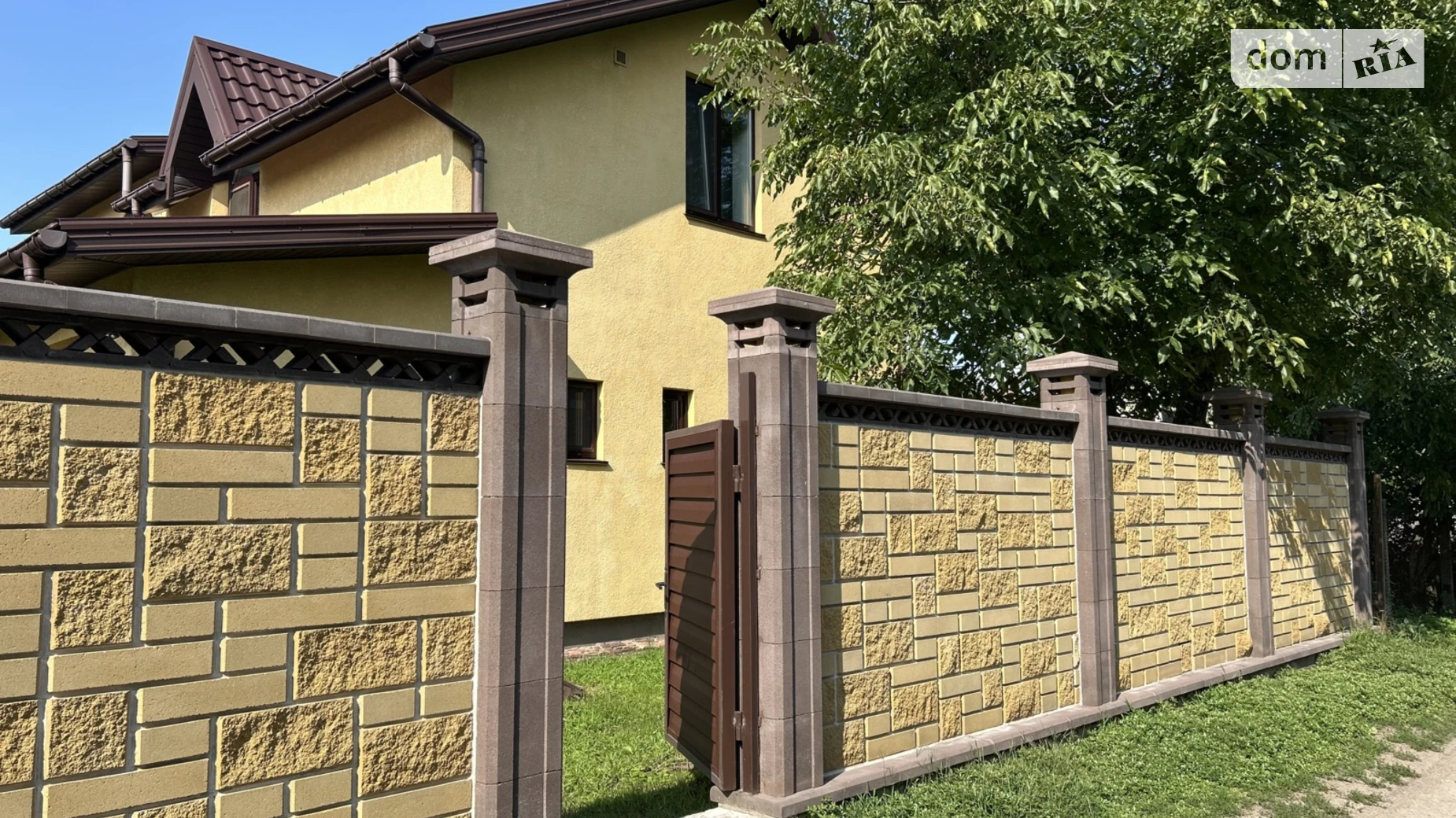 Сдается в аренду дом на 2 этажа 130 кв. м с гаражом, цена: 1000 € - фото 2