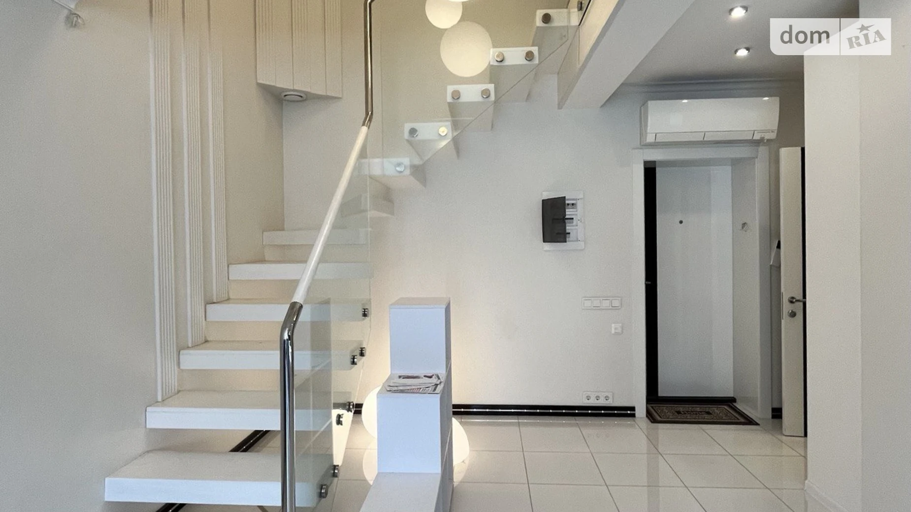 Продається 1-кімнатна квартира 88.1 кв. м у Ірпені, вул. Миколи Сингаївського(Ново-Оскольська), 8Г - фото 2