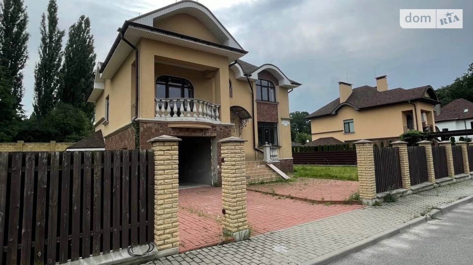 Продается дом на 2 этажа 315 кв. м с садом, цена: 430000 $ - фото 2