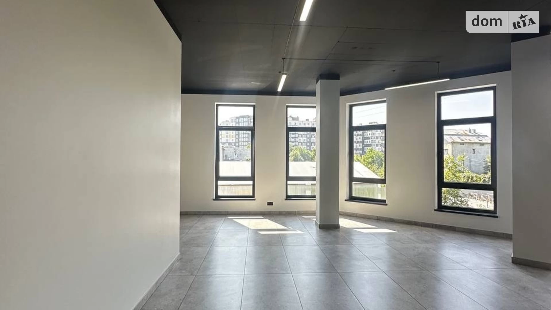 Сдается в аренду офис 160 кв. м в бизнес-центре, цена: 1600 $ - фото 2