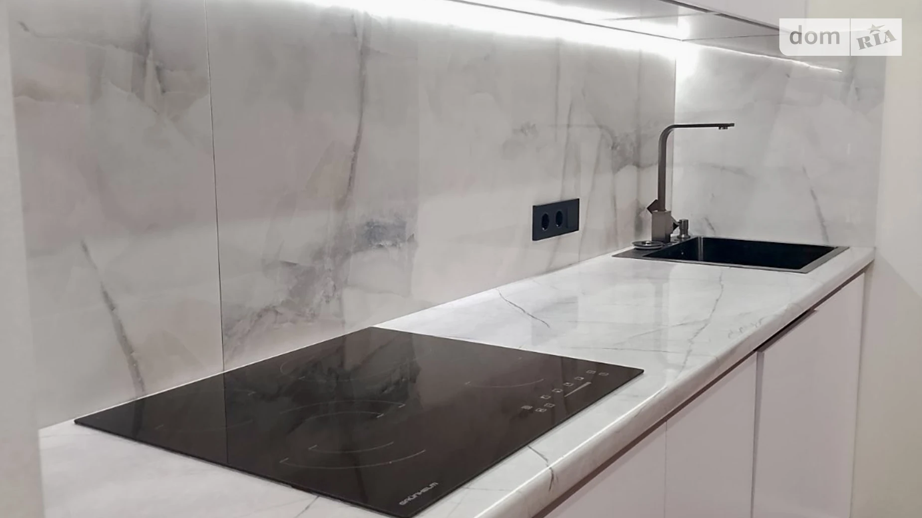 Продается 1-комнатная квартира 42 кв. м в Одессе, Фонтанская дор., 25 корпус 1 - фото 2