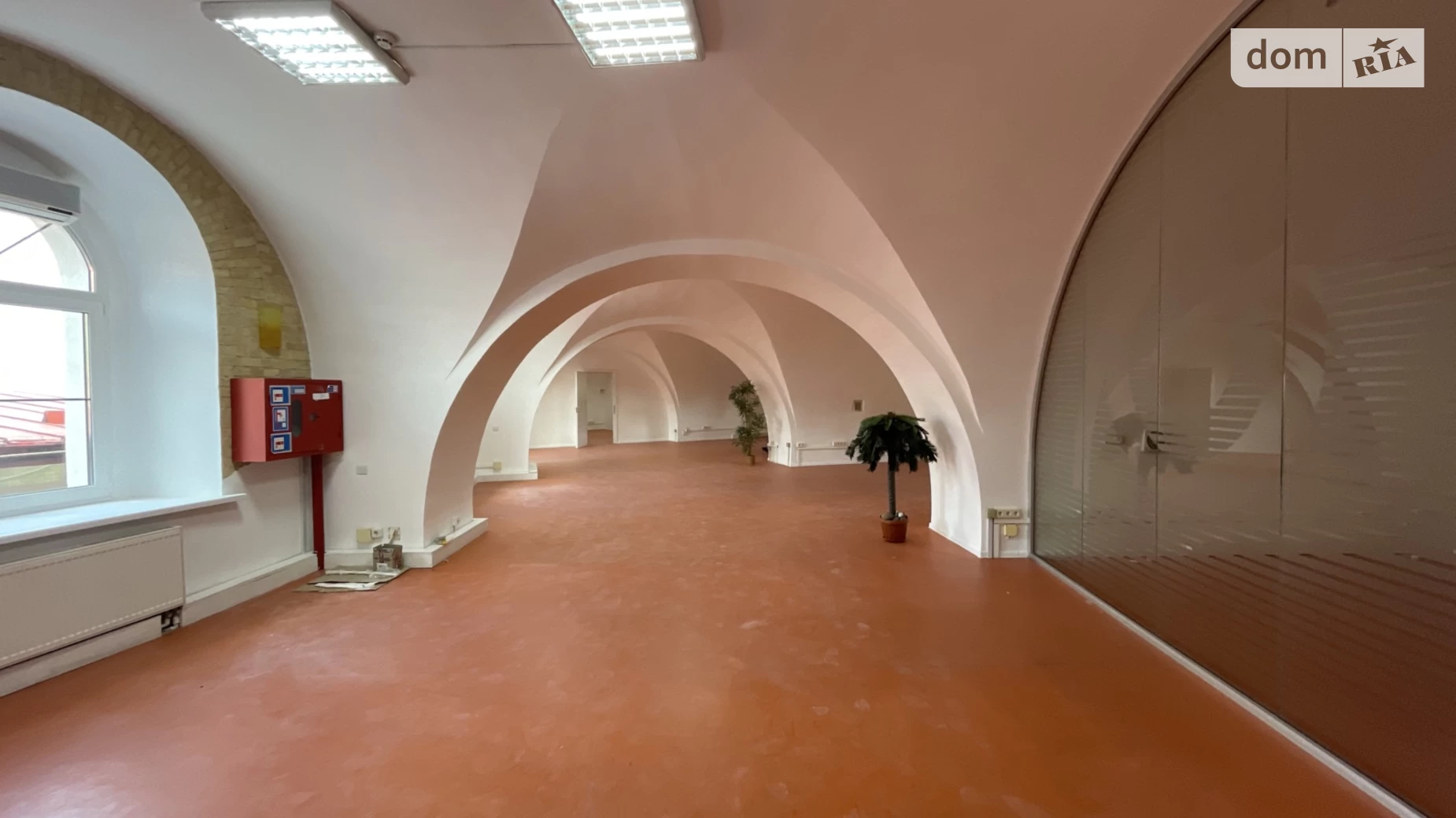 Сдается в аренду офис 318 кв. м в бизнес-центре, цена: 5300 $ - фото 5