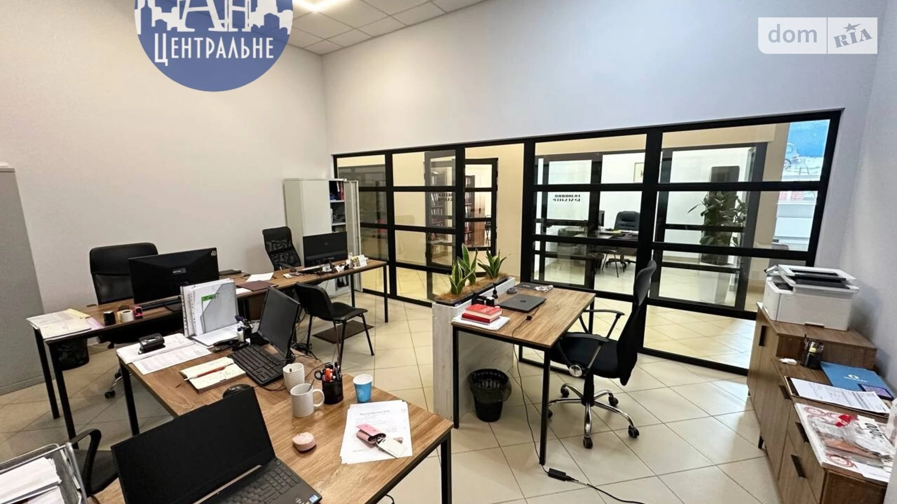 Сдается в аренду офис 550 кв. м в бизнес-центре, цена: 5000 € - фото 5