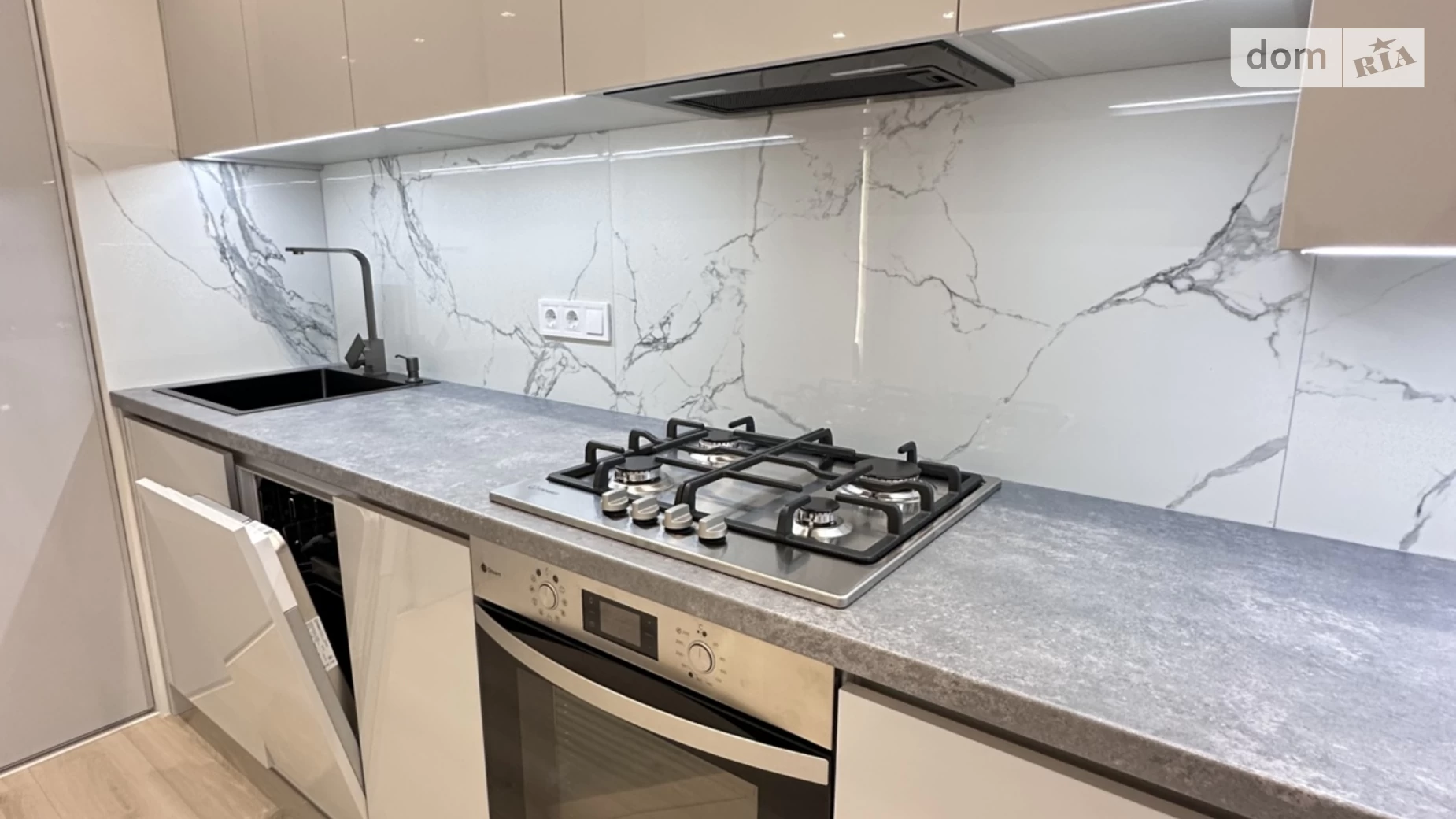 Продается 1-комнатная квартира 45 кв. м в Ровно, ул. Студенческая, 24А - фото 2