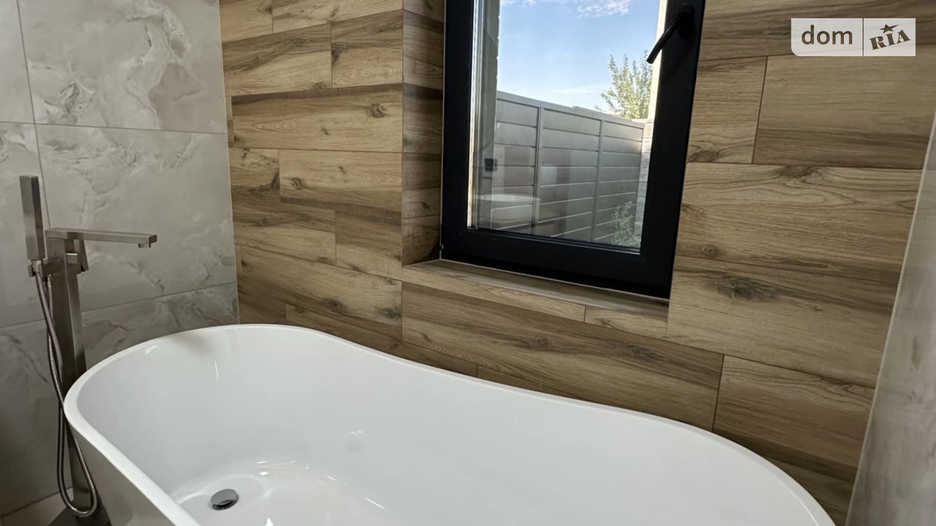 Продается дом на 2 этажа 130 кв. м с гаражом, цена: 130000 $ - фото 4