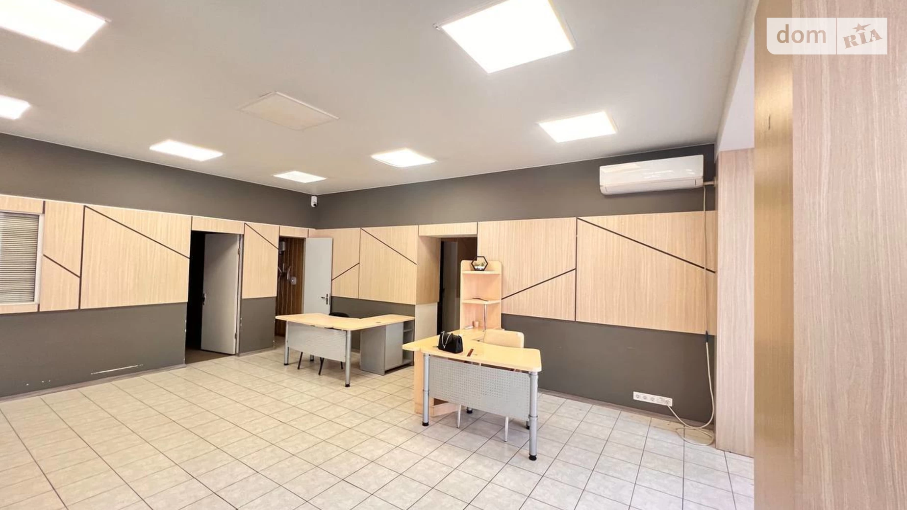 Сдается в аренду офис 120 кв. м в бизнес-центре, цена: 30000 грн - фото 4