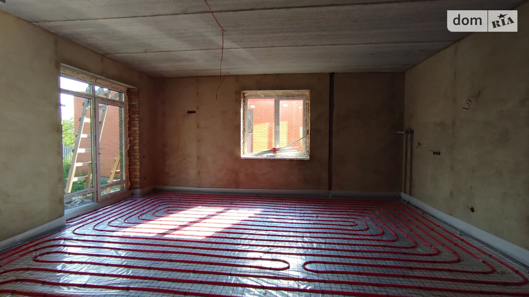 Продается дом на 2 этажа 107 кв. м с бассейном, цена: 82000 $ - фото 2