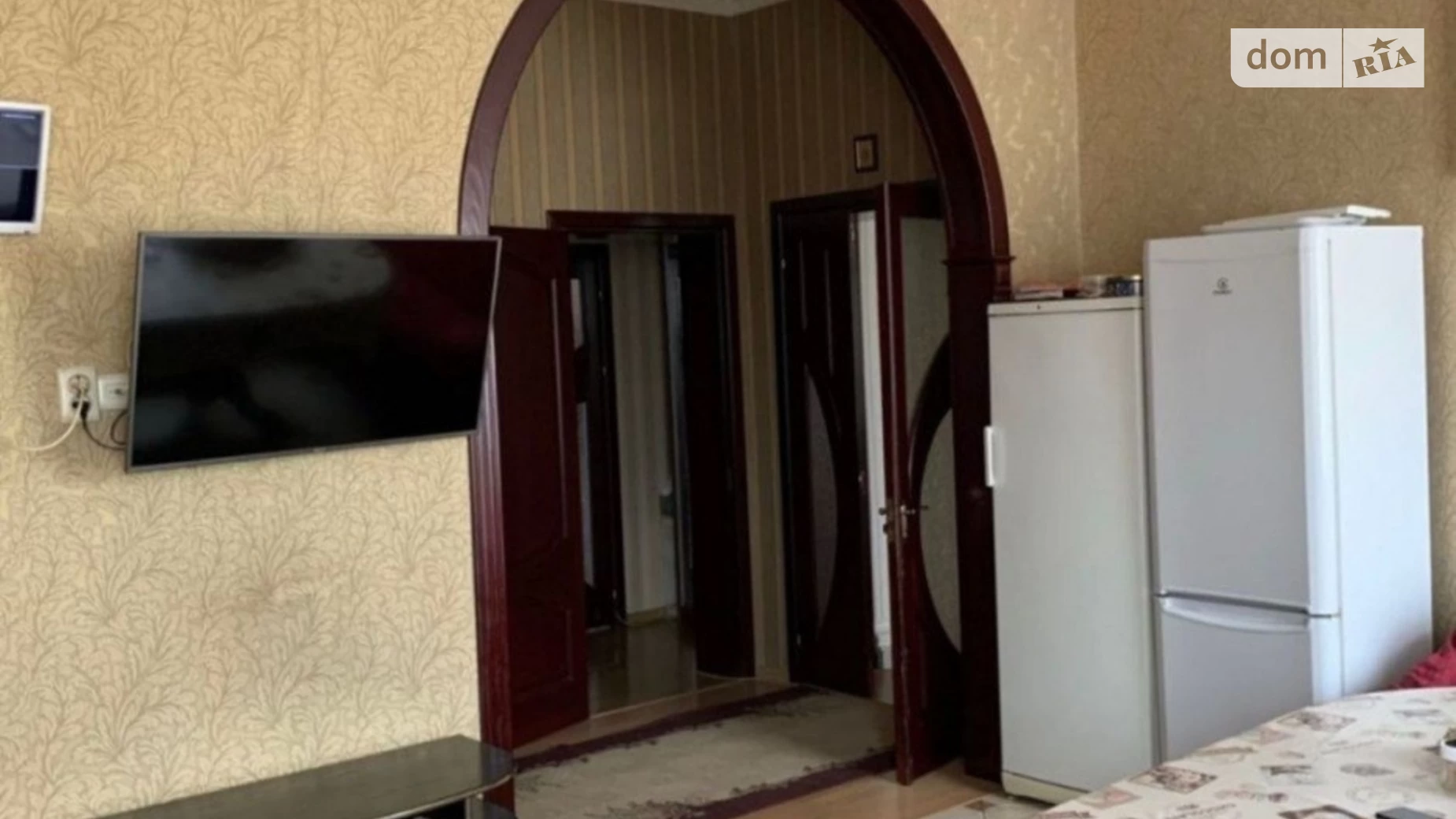 Продается 4-комнатная квартира 96.2 кв. м в Василькове, ул. Военный городок №11, 2 - фото 3