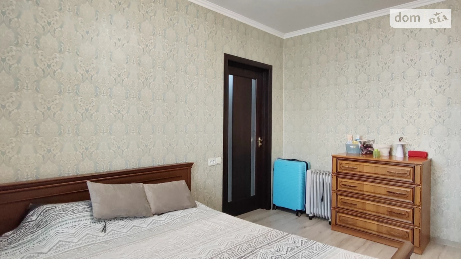 Продается 3-комнатная квартира 71.5 кв. м в Чернигове, ул. Независимости, 14 - фото 2