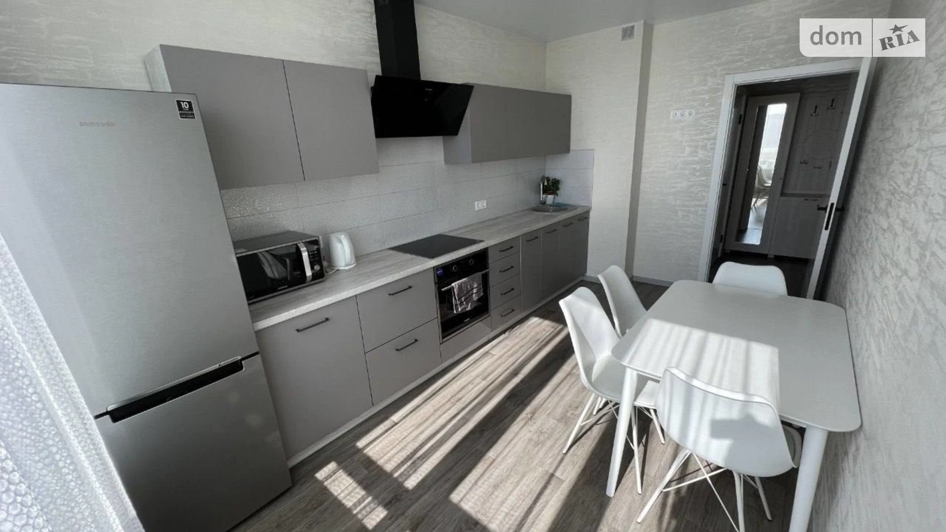 Продается 1-комнатная квартира 37 кв. м в Ирпене, ул. Университетская(Карла Маркса), 3/11 - фото 2