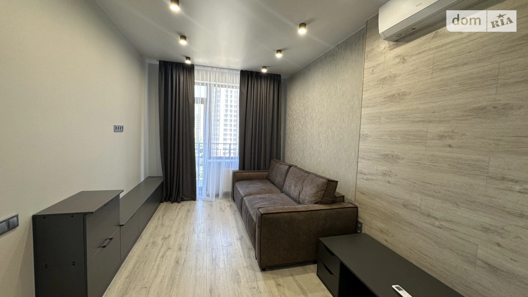 Продается 1-комнатная квартира 40 кв. м в Одессе, ул. Генуэзская, 1/1 - фото 2