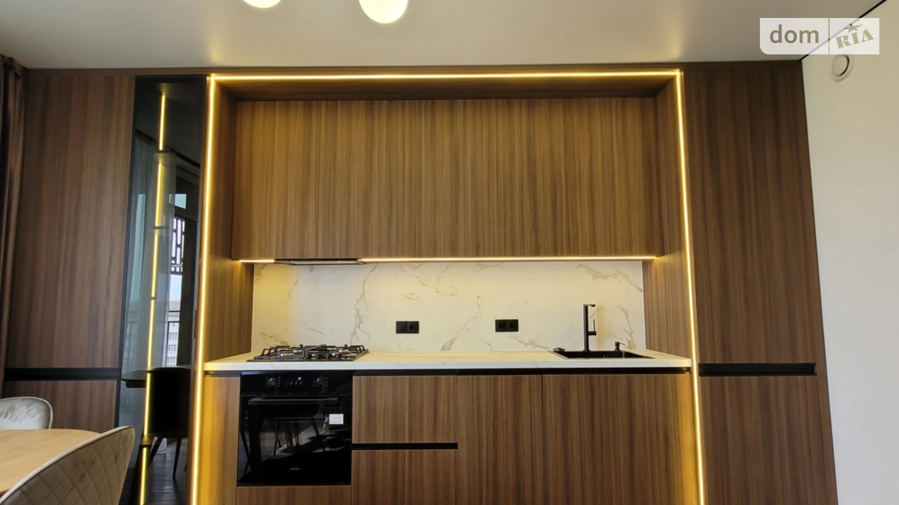 Продается 1-комнатная квартира 45 кв. м в Ивано-Франковске, ул. Карпатская, 10Б - фото 2