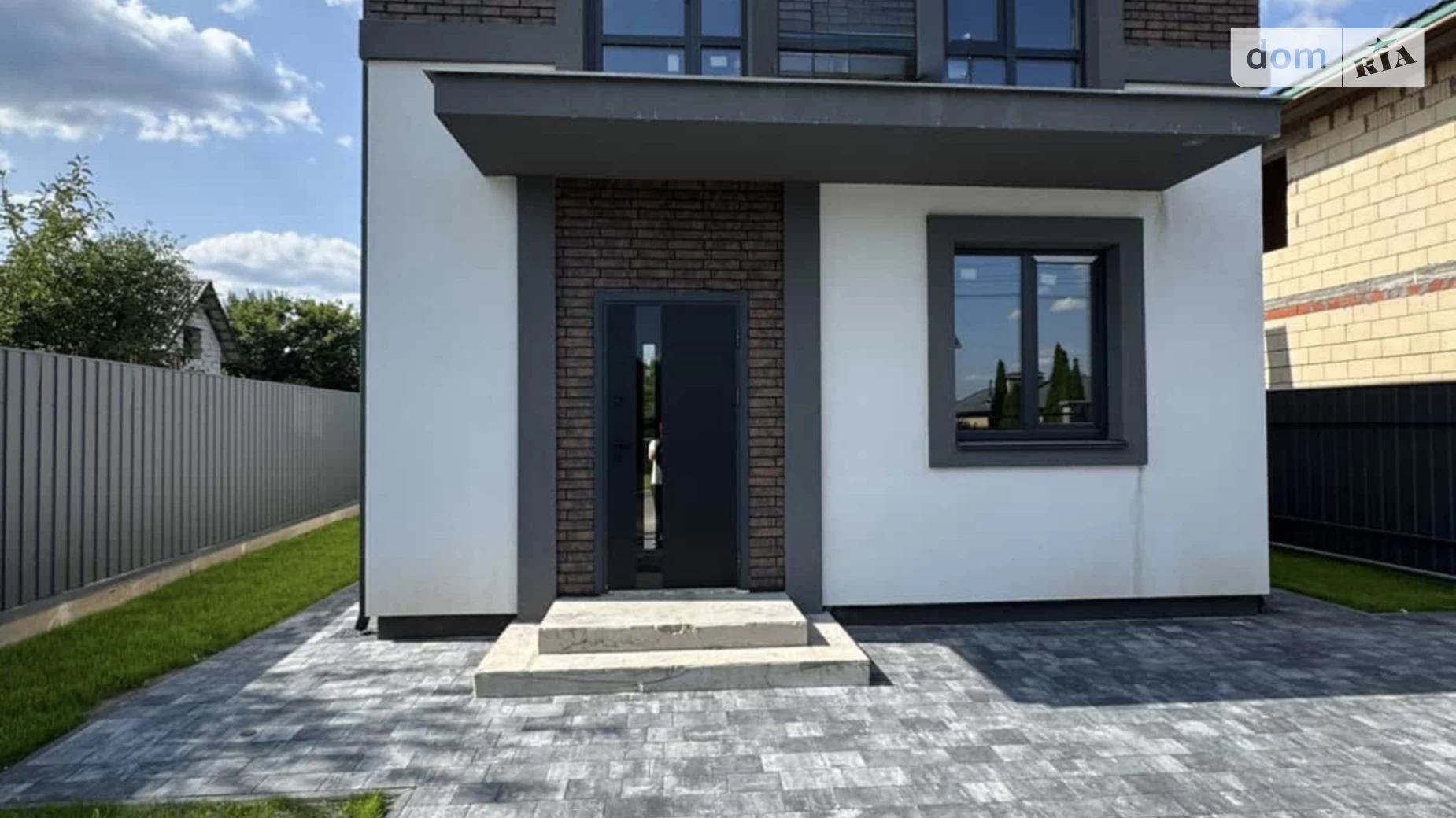Продается дом на 2 этажа 120 кв. м с камином, цена: 99000 $ - фото 2