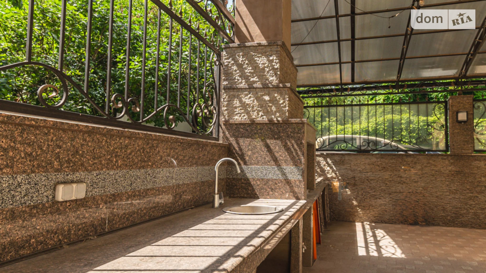 Продается дом на 3 этажа 275 кв. м с участком, цена: 345000 $ - фото 2