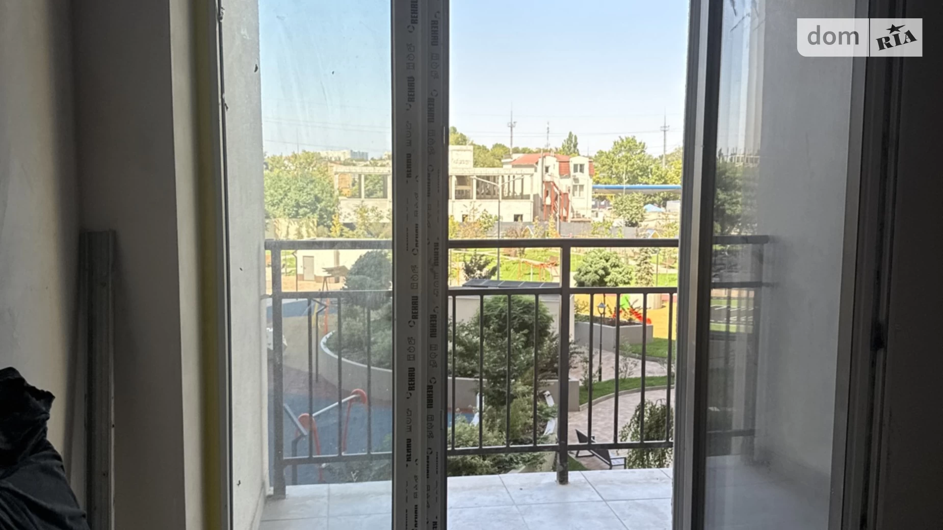 Продается 1-комнатная квартира 42 кв. м в Одессе, ул. Краснова, 3 корпус 65 - фото 2