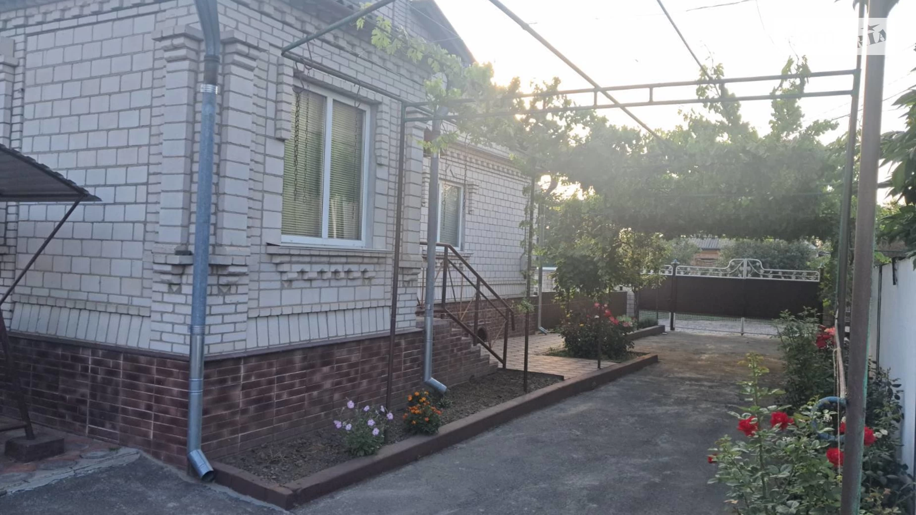 Продается одноэтажный дом 403.3 кв. м с баней/сауной, цена: 180000 $ - фото 3