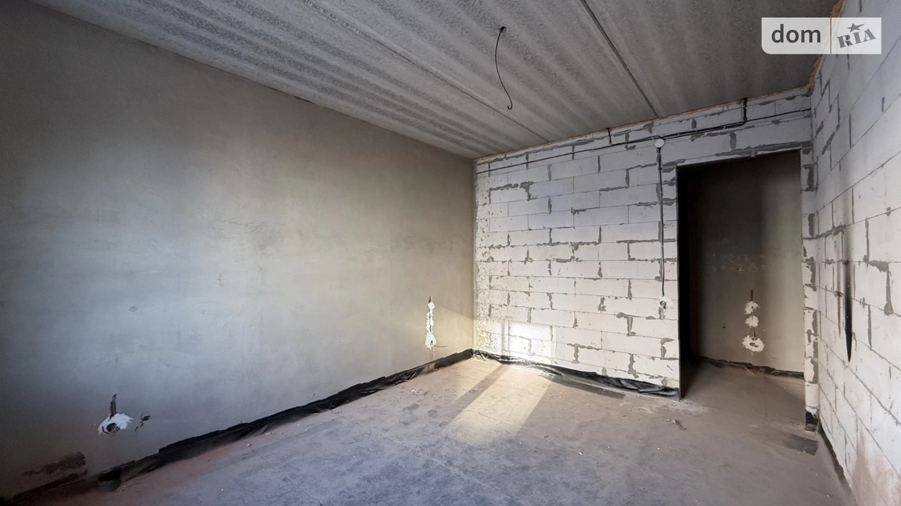 Продается 1-комнатная квартира 44 кв. м в Березиной, ул. Радужная, 104 - фото 2