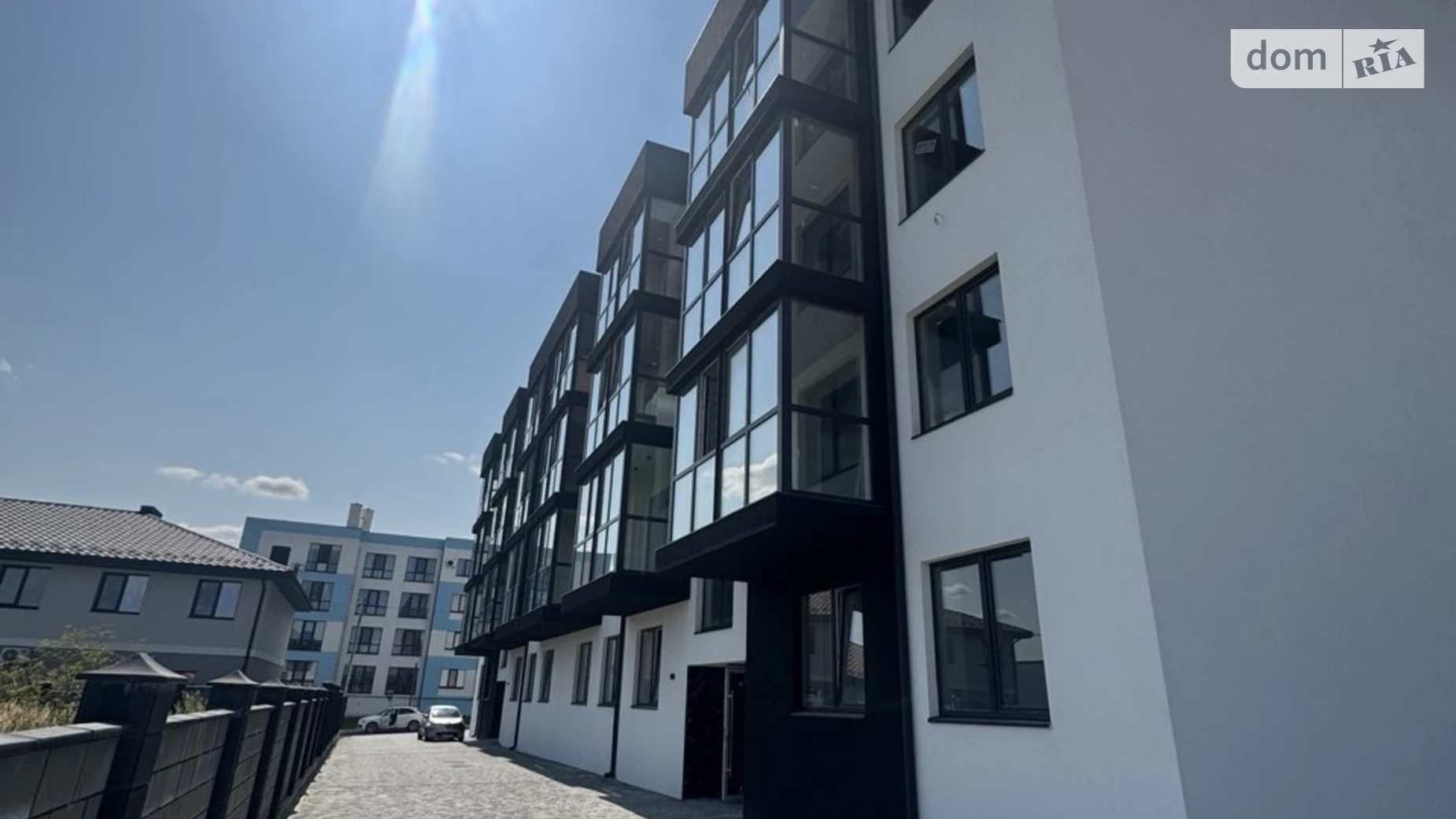 Продается 2-комнатная квартира 64.1 кв. м в Ровно, мас. Чаривный - фото 3