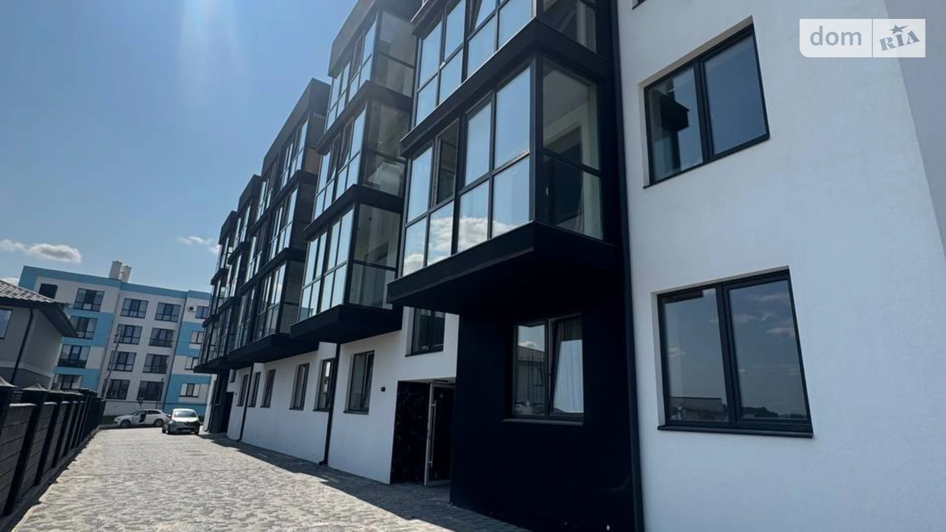 Продается 2-комнатная квартира 64.1 кв. м в Ровно, мас. Чаривный - фото 2