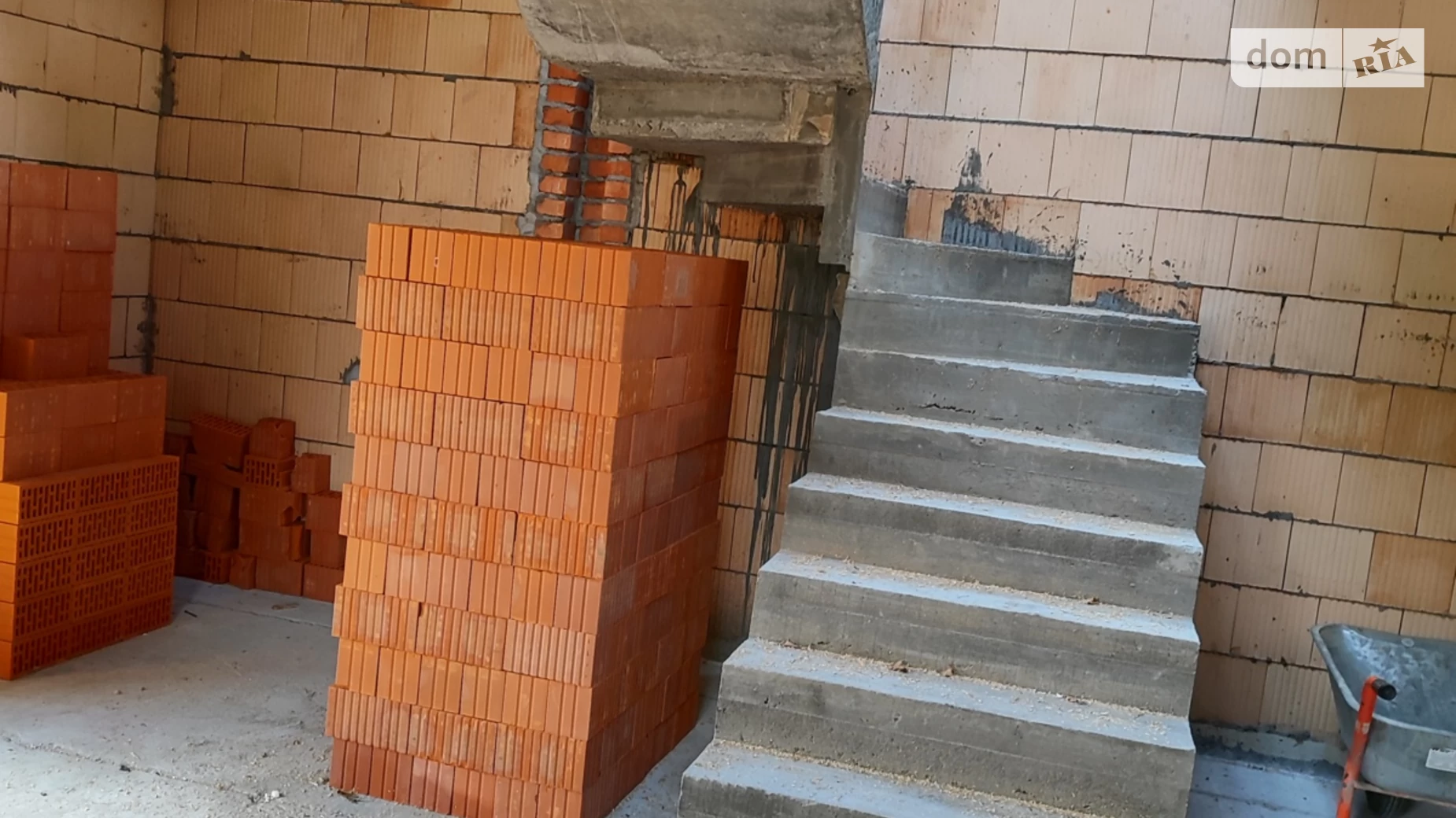 Продается дом на 3 этажа 120 кв. м с садом, цена: 175000 $ - фото 2