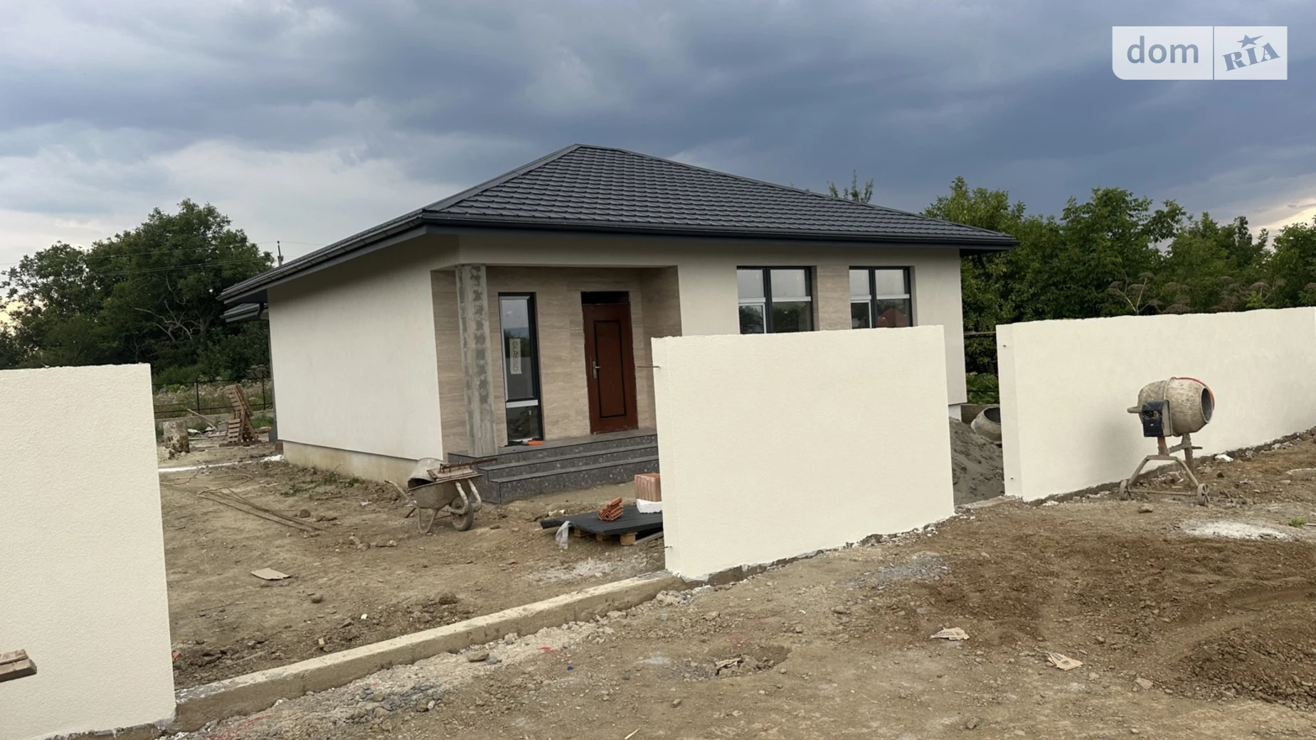 Продается одноэтажный дом 129 кв. м с бассейном, цена: 110000 $ - фото 3