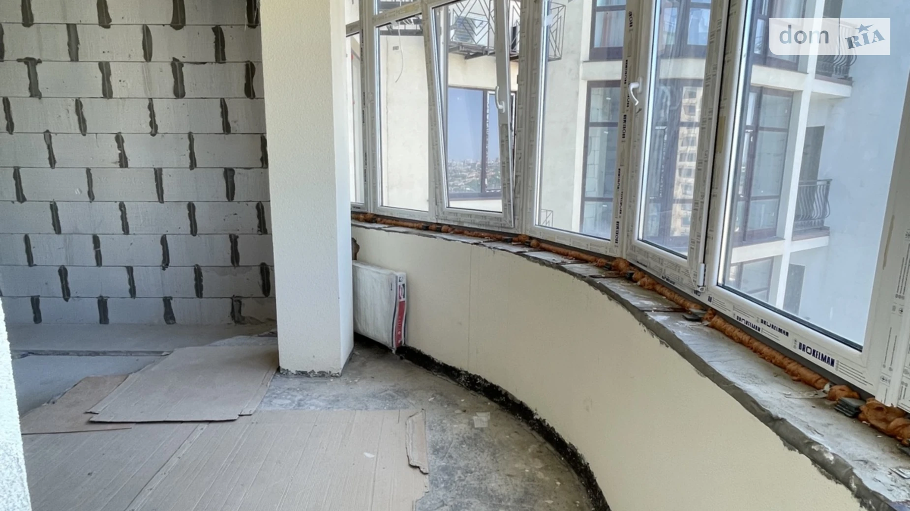 Продається 1-кімнатна квартира 41.5 кв. м у Одесі, Фонтанська дор. - фото 2