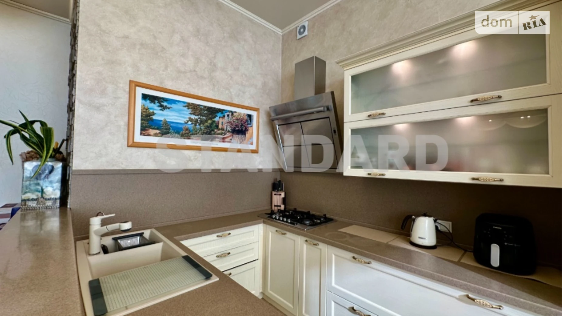 Продается дом на 3 этажа 286.7 кв. м с садом, цена: 400000 $ - фото 4