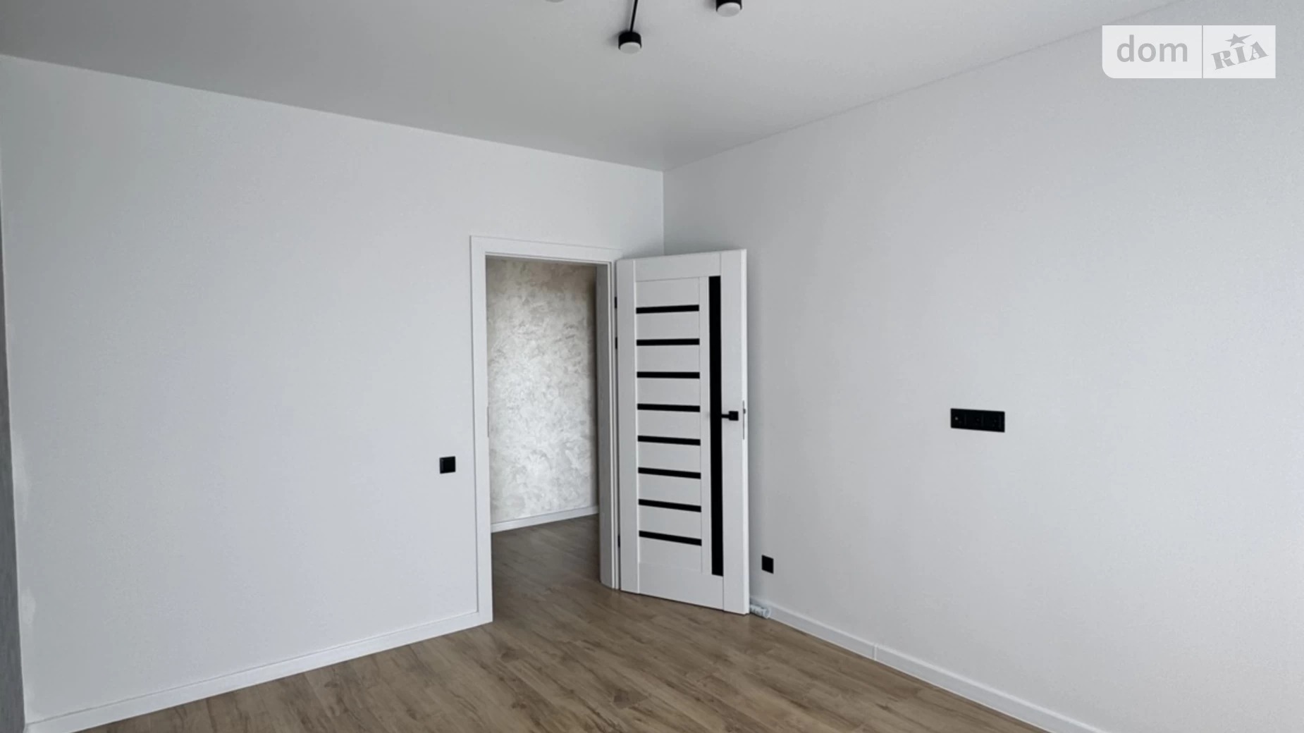 Продается 1-комнатная квартира 38.6 кв. м в Ивано-Франковске, ул. Волошина Августина, 2Б - фото 3