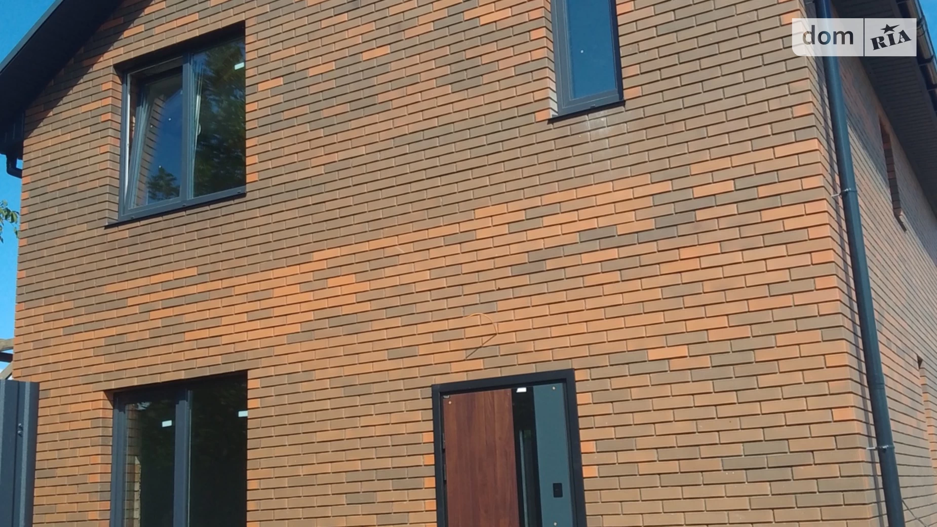 Продается дом на 2 этажа 104 кв. м с бассейном, цена: 83000 $ - фото 2