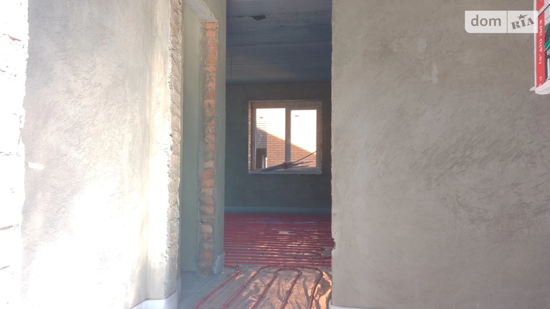 Продается дом на 2 этажа 104 кв. м с бассейном, цена: 83000 $ - фото 4