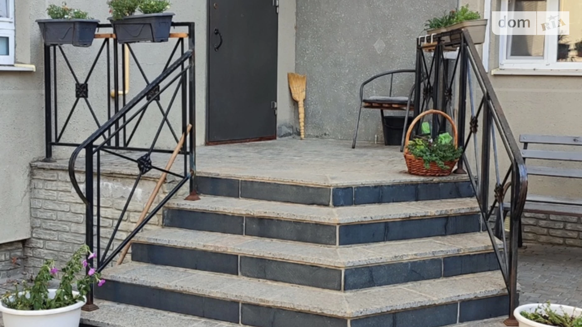 Продается 2-комнатная квартира 67.8 кв. м в, цена: 28000 $ - фото 2