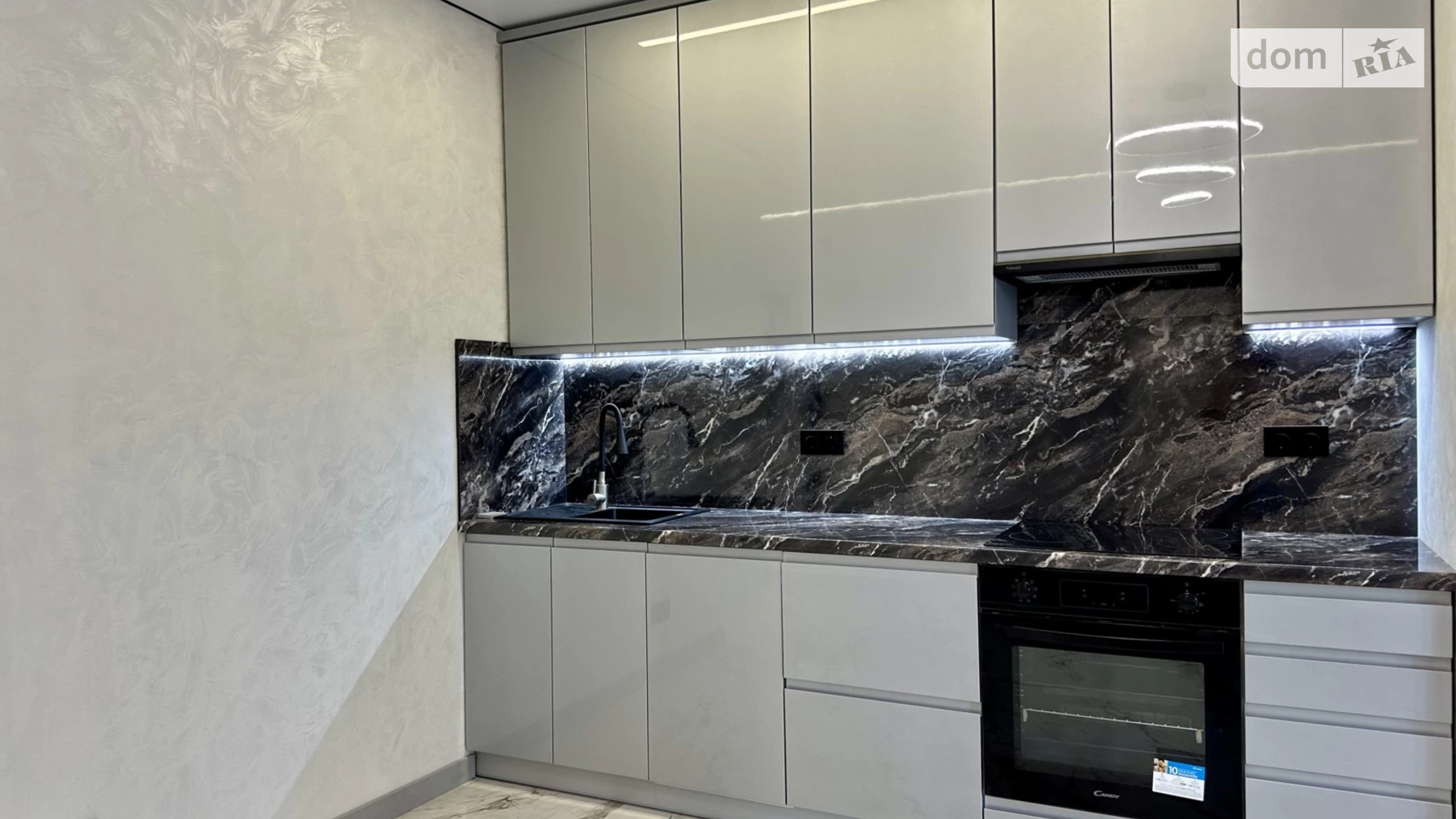 Продается 1-комнатная квартира 42.2 кв. м в Ивано-Франковске, ул. Ребета Л., 10Д - фото 3