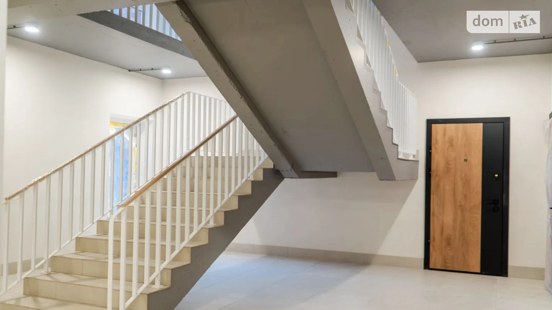 Продается 2-комнатная квартира 65 кв. м в Криховцах, ул. 24-го Августа - фото 3