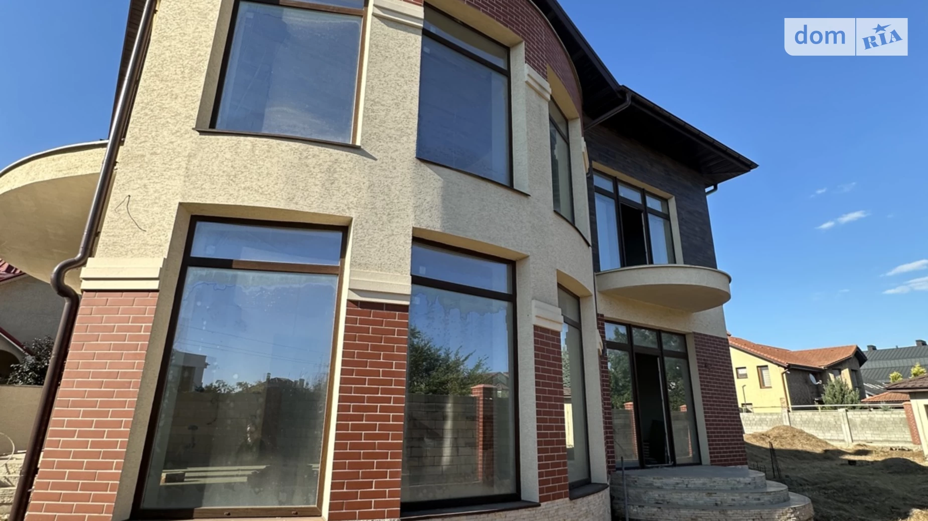 Продается дом на 2 этажа 286 кв. м с камином, цена: 425000 € - фото 2