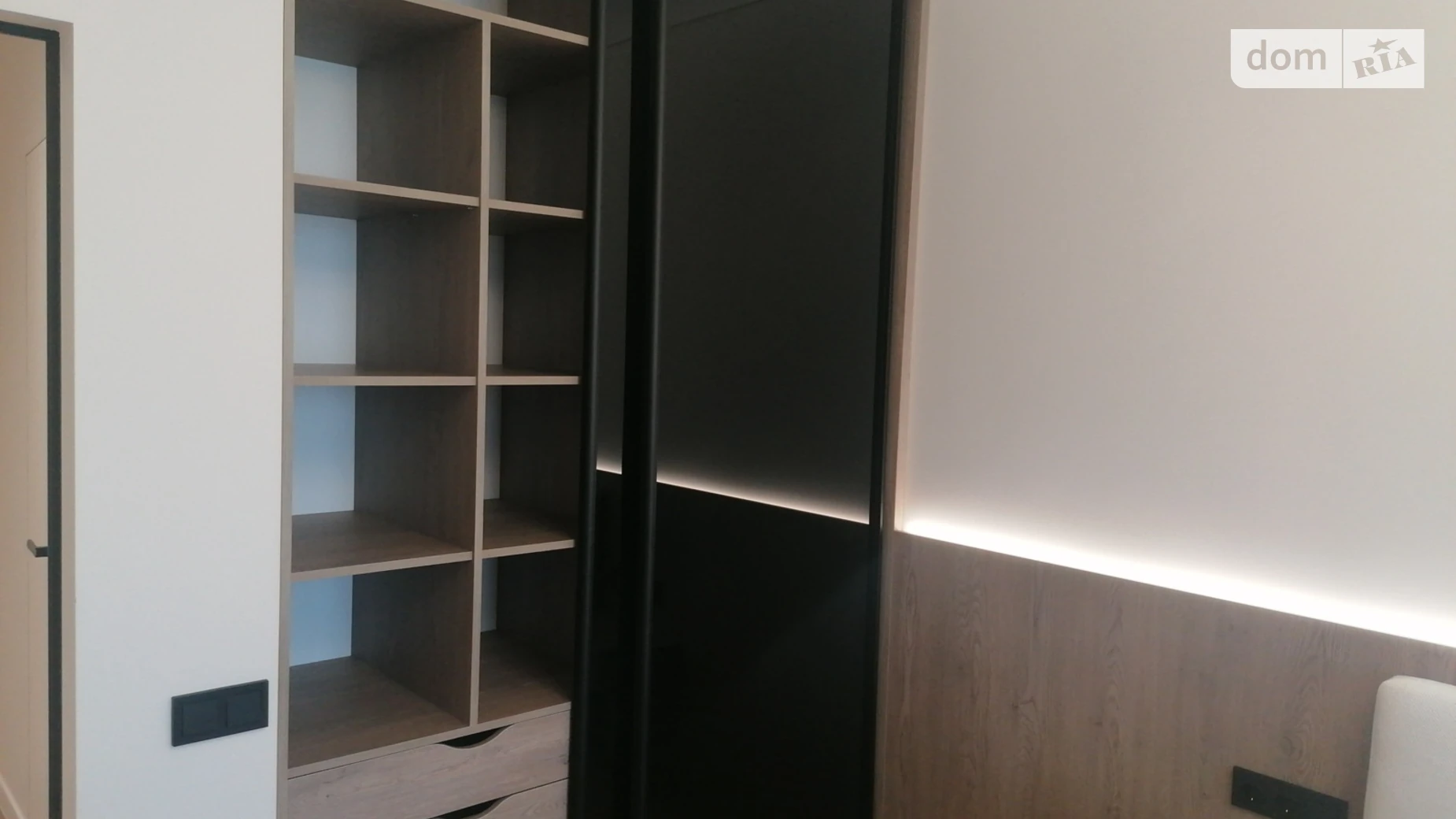 Продается 2-комнатная квартира 67 кв. м в Ивано-Франковске, ул. Высочана Семена, 18 корпус 1 - фото 3