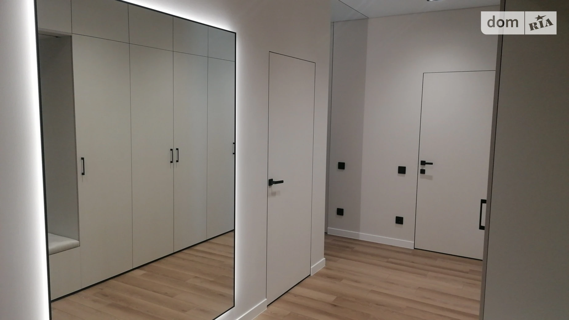 Продается 2-комнатная квартира 67 кв. м в Ивано-Франковске, ул. Высочана Семена, 18 корпус 1 - фото 4