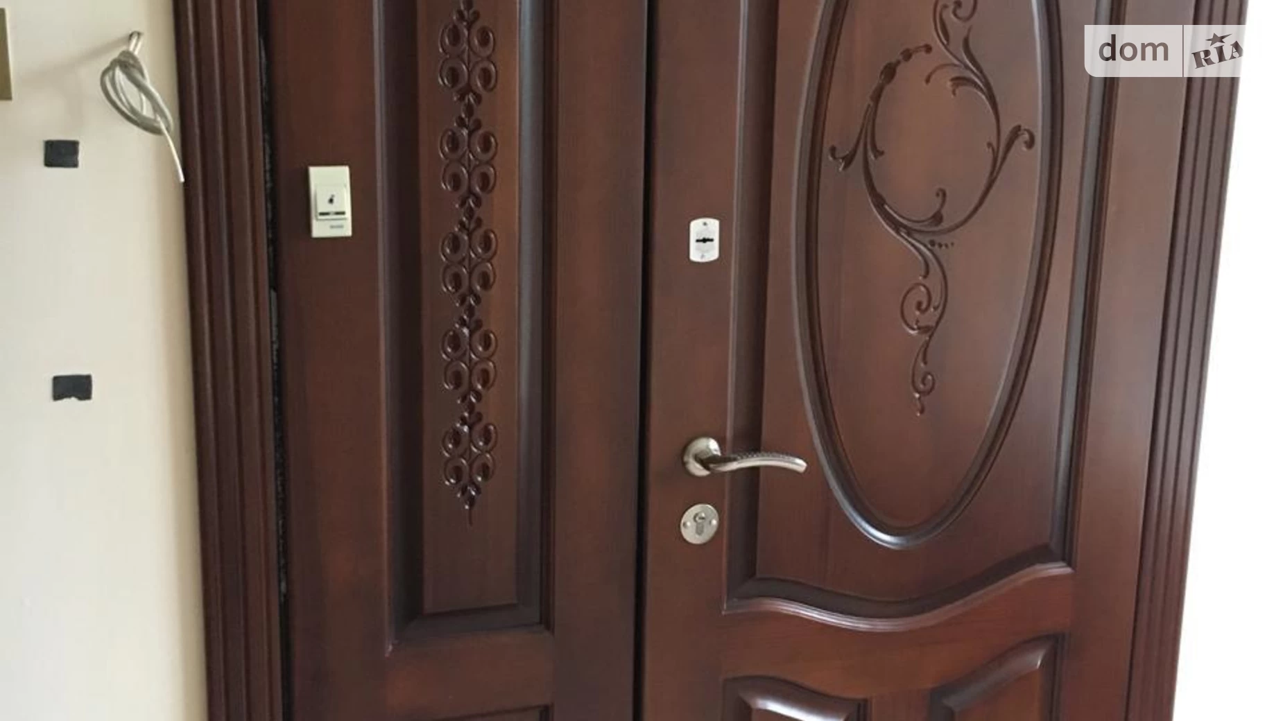 Сдается в аренду офис 162.5 кв. м в бизнес-центре, цена: 1500 € - фото 2