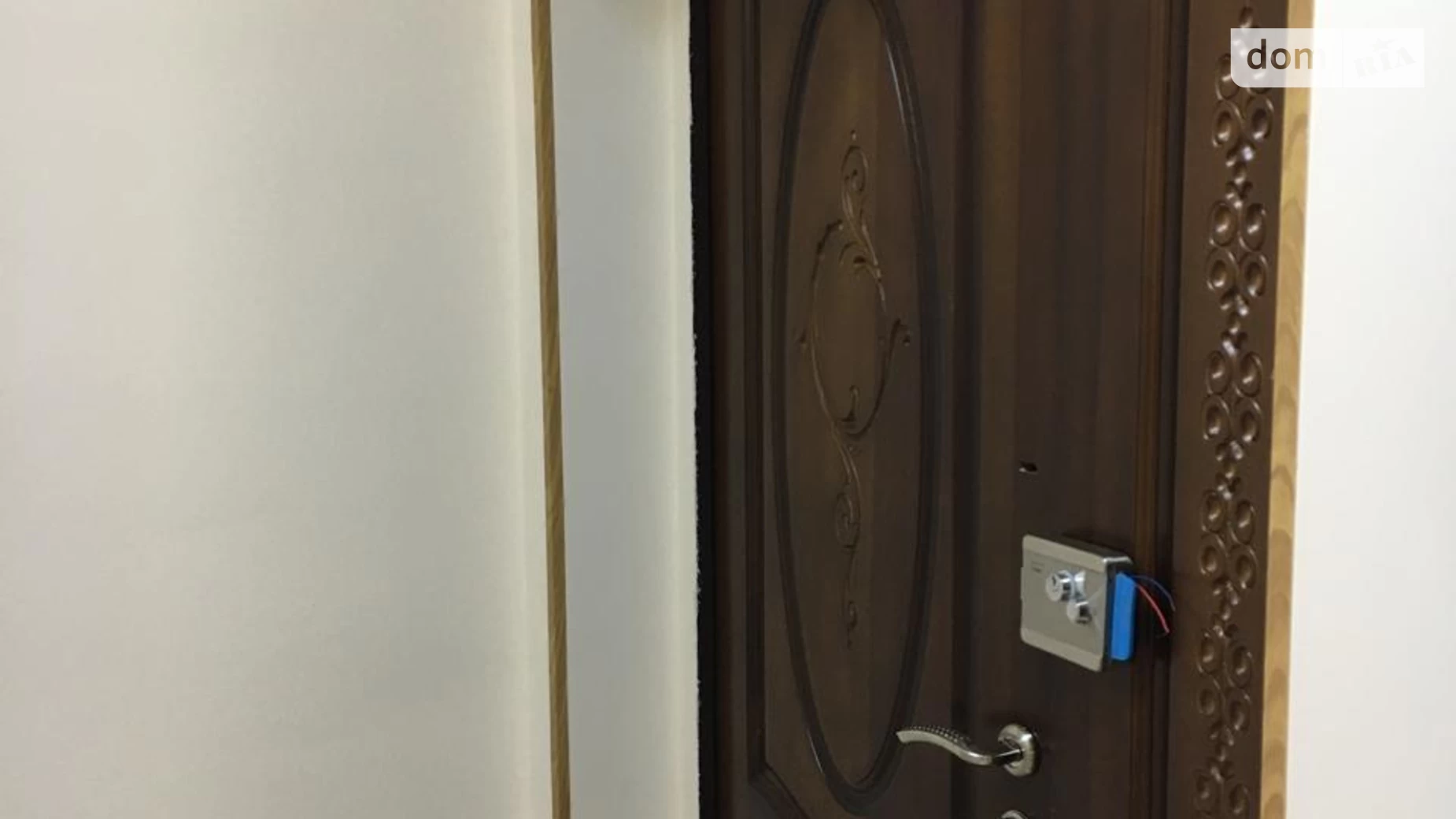 Сдается в аренду офис 162.5 кв. м в бизнес-центре, цена: 1500 € - фото 4