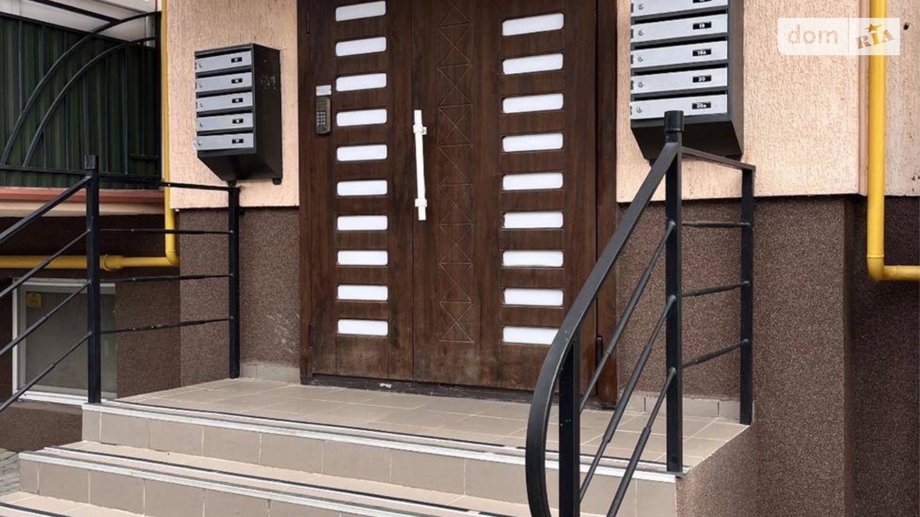 Продається 3-кімнатна квартира 83 кв. м у Ужгороді, вул. О. Хіри, 12 - фото 2