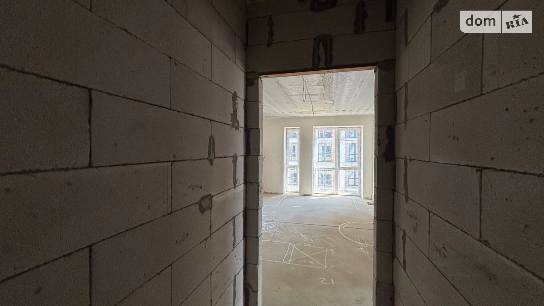 Продается 2-комнатная квартира 57 кв. м в Ужгороде, ул. Тлехаса, 19 корпус 4 - фото 3