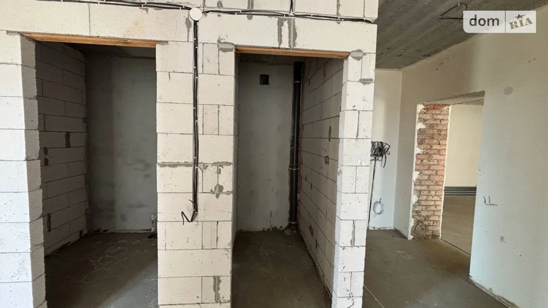 Продается 2-комнатная квартира 57 кв. м в Ужгороде, ул. Тлехаса, 19 корпус 4 - фото 5