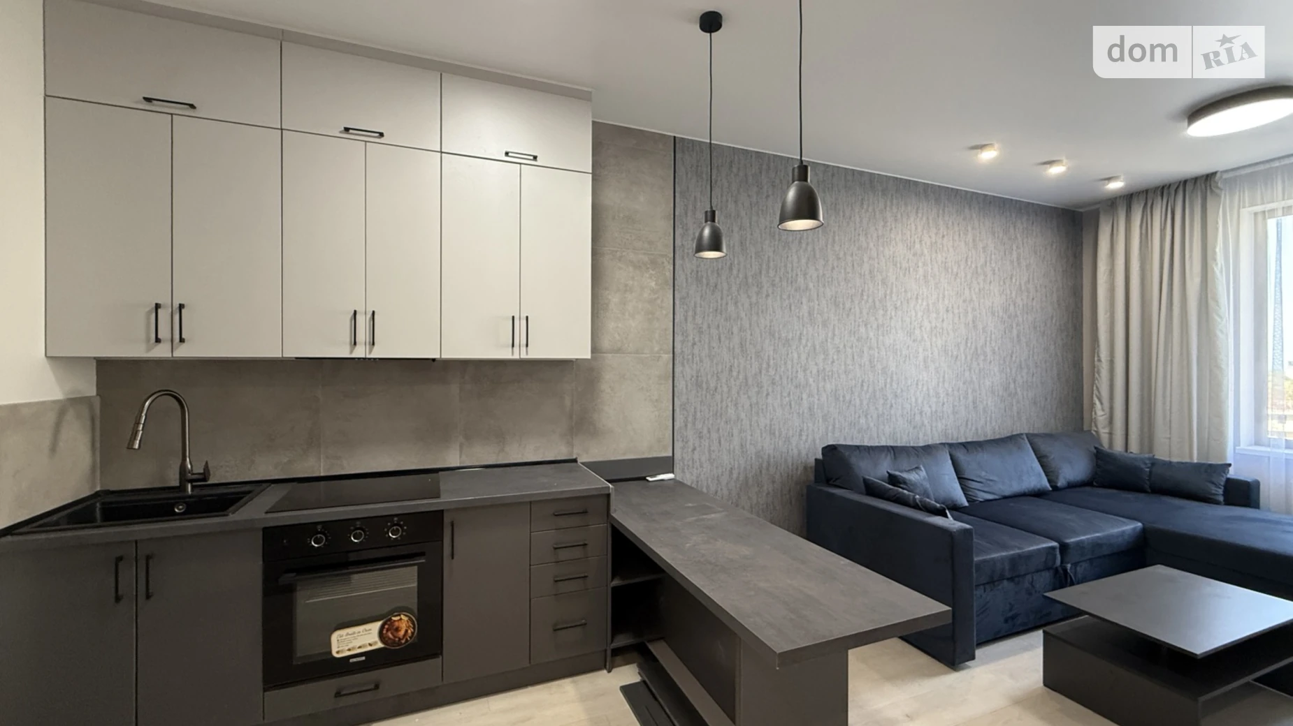 Продается 1-комнатная квартира 43 кв. м в Одессе, ул. Генуэзская, 1/1 - фото 2